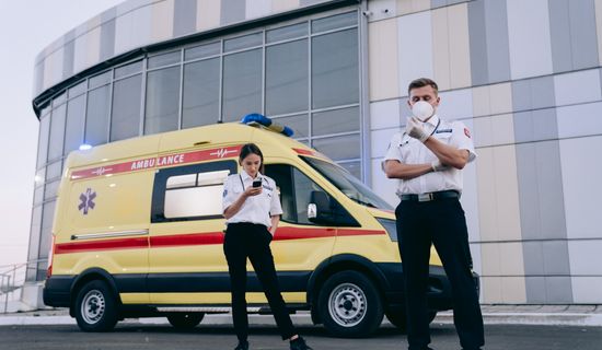 红安救护车转运病人算来回费用吗？